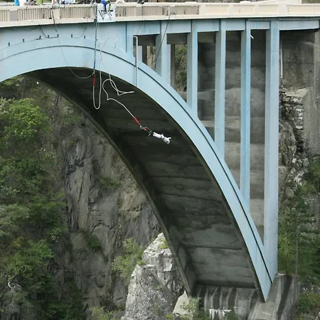 Le Du Malissol Casa de Férias La Valette